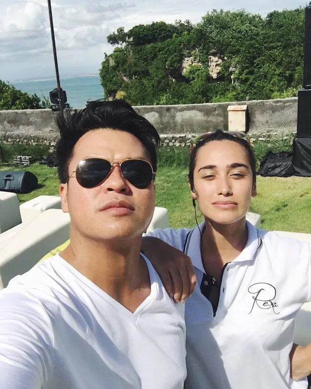 Stefan William Celine Evangelista menikah