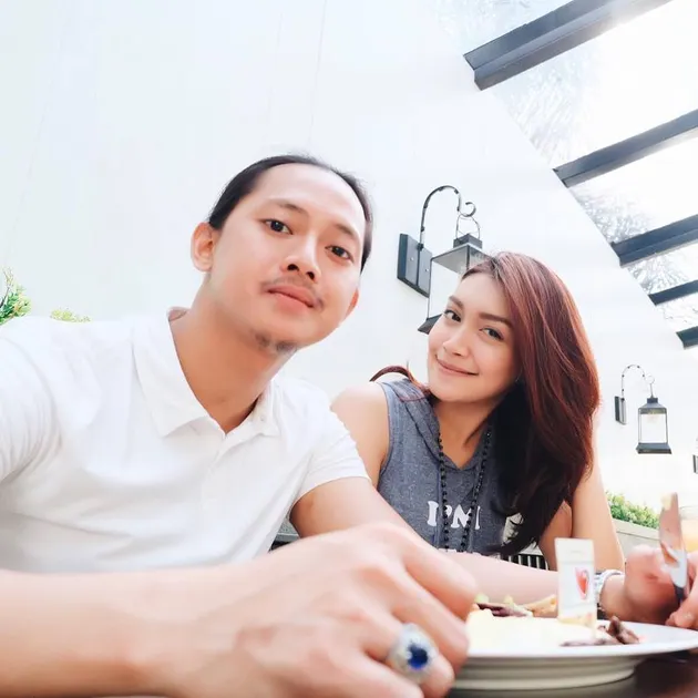 Kehamilan Melody Prima