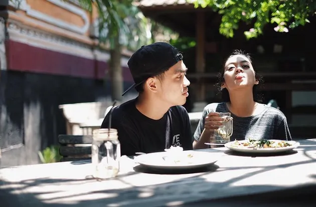Ayudia Bing Slamet ke Bali