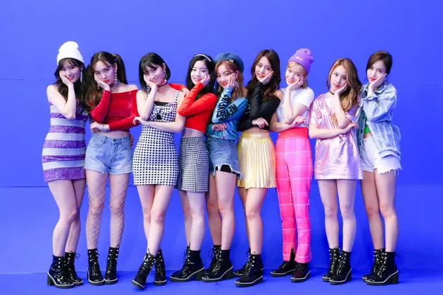 TWICE - What is Love?