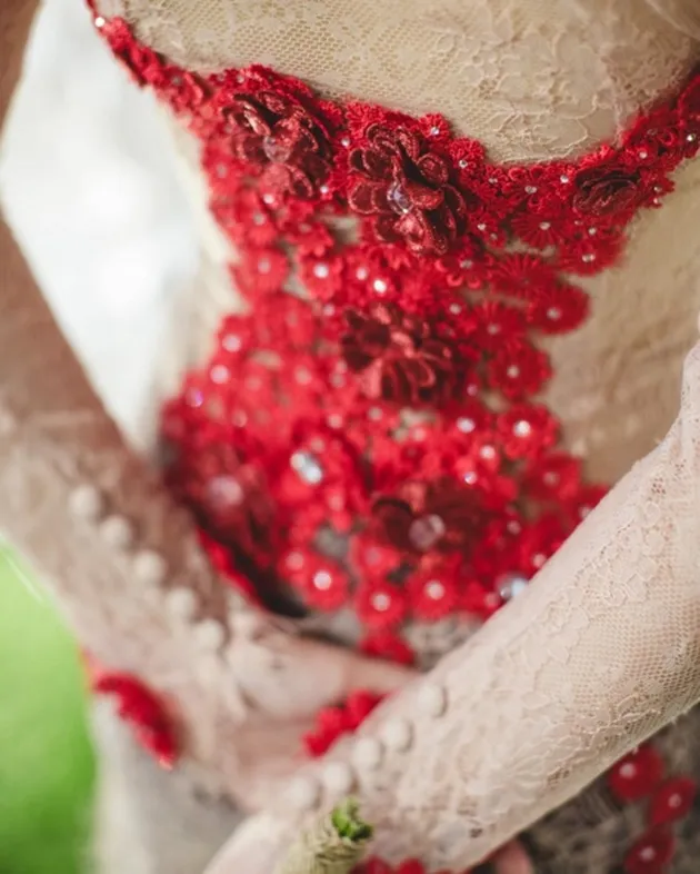 Putri Titian - Junior Liem tunangan