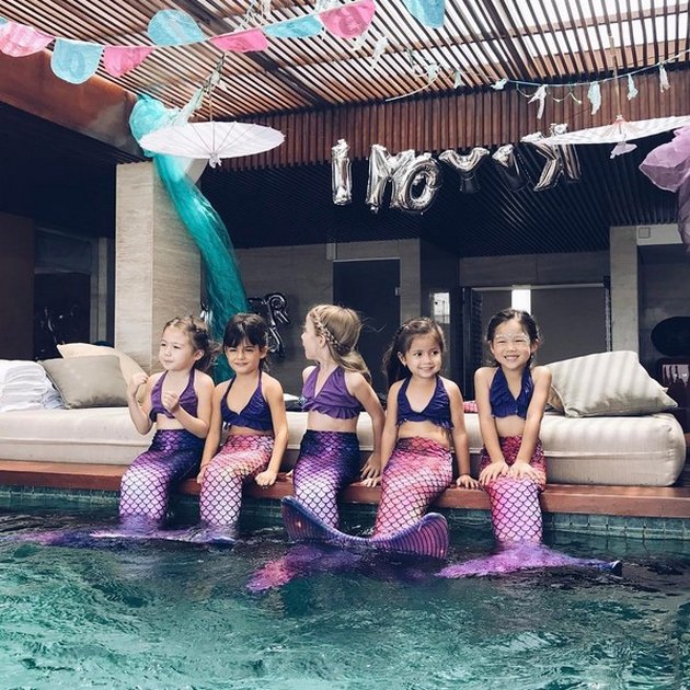 FOTO PESTA ULTAH ANAK JENNIFER BACHDIM BERTEMA  MERMAID 