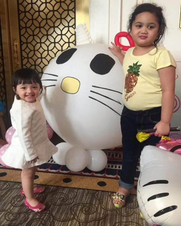 Pesta Ultah Mewah Amora