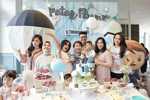 Syahrini di Ultah Peter Flynn