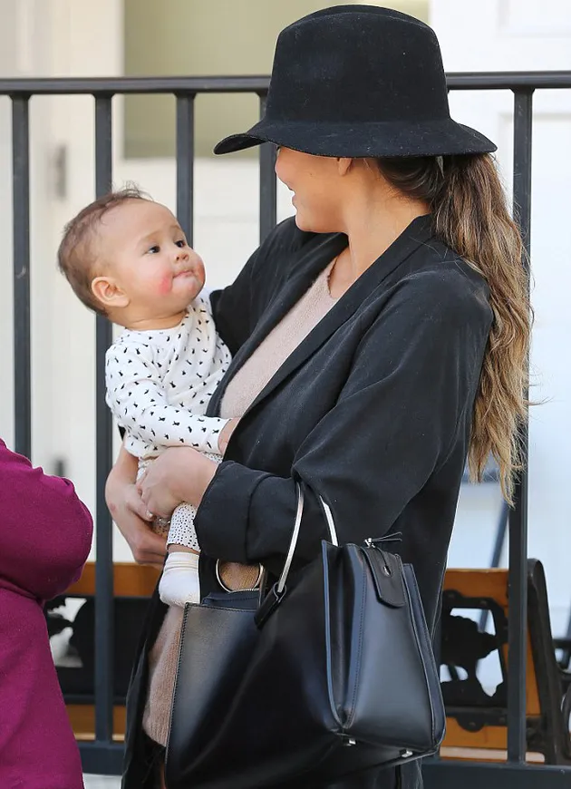 Anak John Legend - Chrissy Teigen
