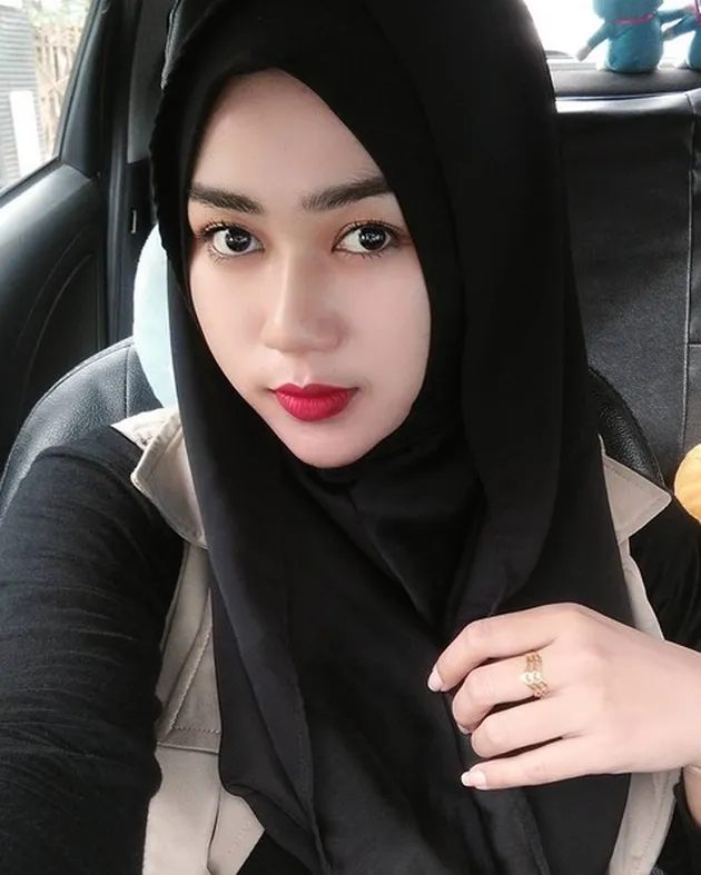 poppy indrawati, bu guru cantik