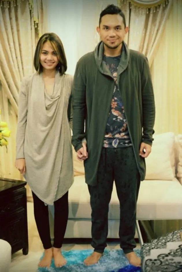Rina Nose - Fakhrul Razi Gandengan Mesra