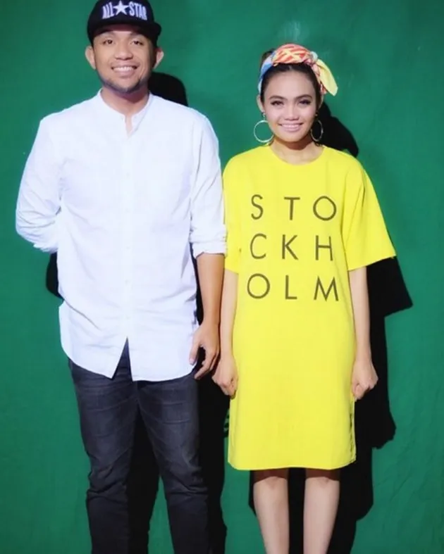 Rina Nose - Fakhrul Razi Gandengan Mesra