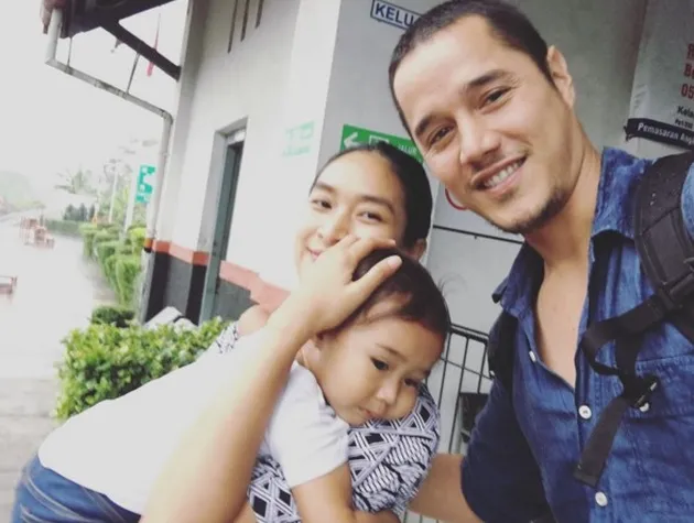 keluarga happy salma, keluarga selebriti, suami happy salma
