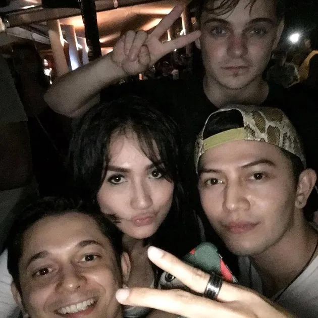 Andrew Andika - Tengku Dewi