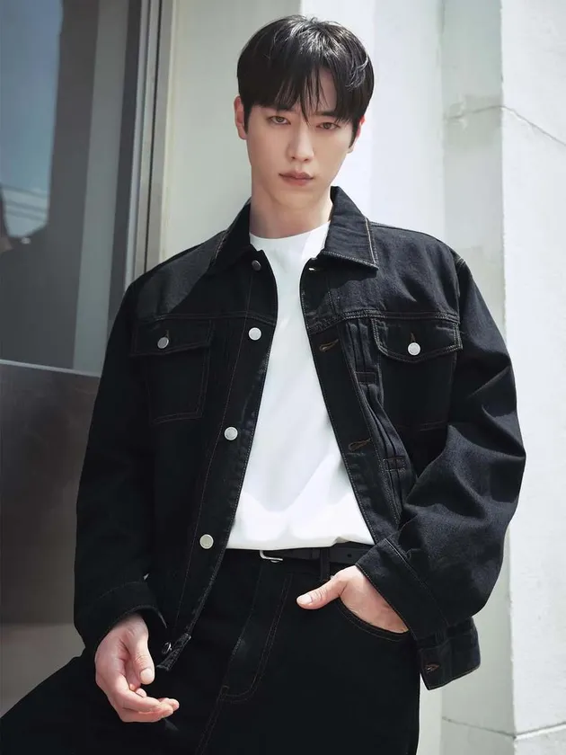 Seo Kang Joon Pakai Jaket