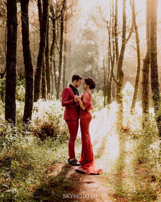 Foto PreWedding Rifky Balweel - Biby Alraen, Mesra di ...