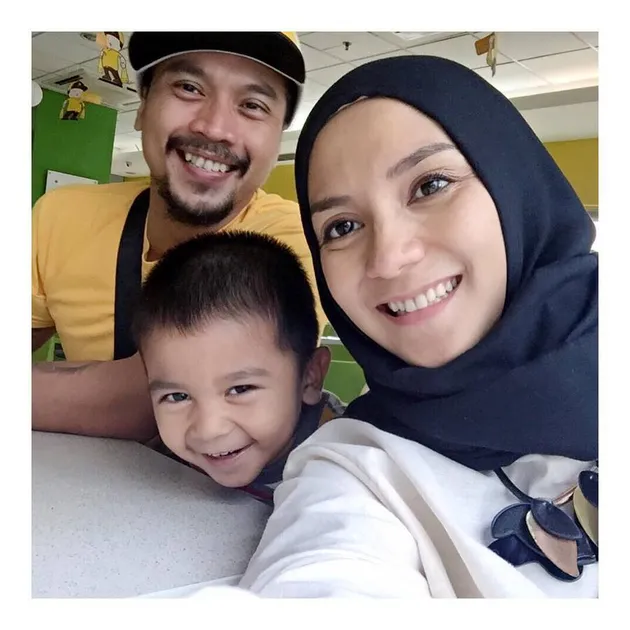 FOTO: Priambodo, Suami Enno Lerian Yang Jarang Diekspos ke Publik