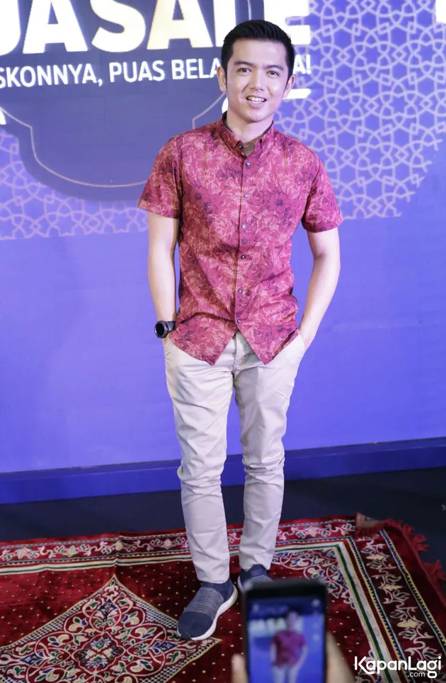 Nicky Tirta cerai