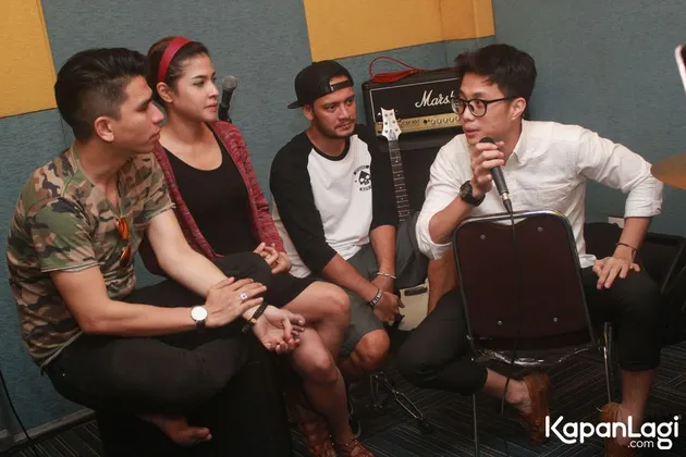 Proyek Psycho Disco terbentuk pada tahun 2014. Beranggotakan Ifan Govinda, Ikmal Tobing, DJ Jacqueline, dan Choki NTRL.