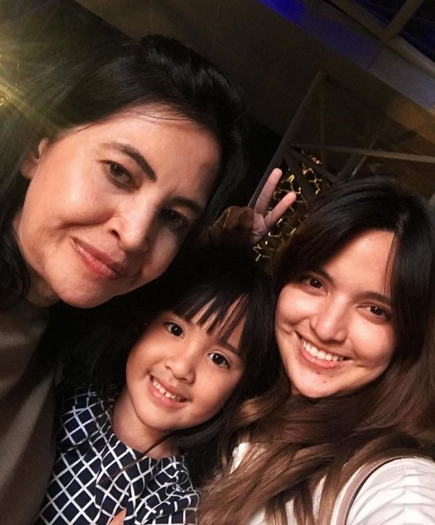 PHOTO: Having a Very Good Looking Child, 10 Indonesian Celebrity Mothers Who Stay Young and Beautiful