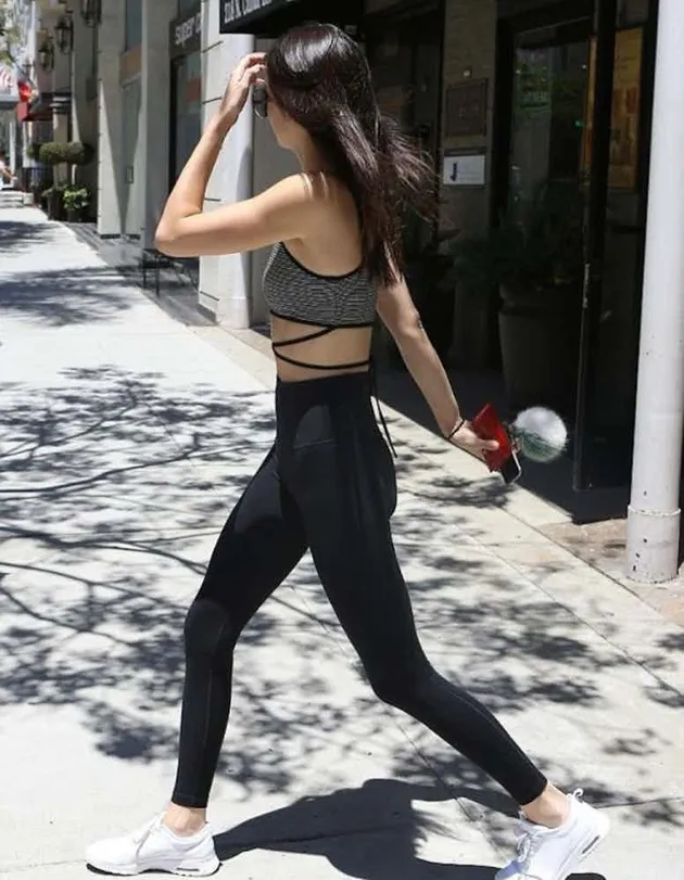 Artis Dengan Pantat Tipis