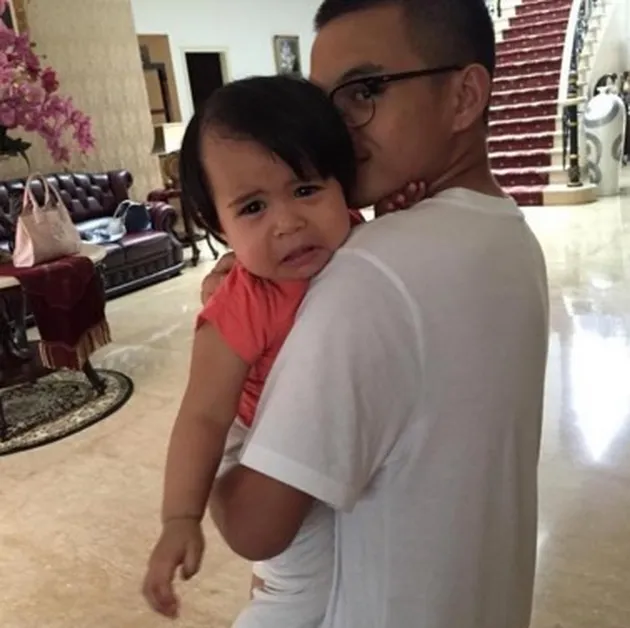 adik prilly, raja latuconsina, prilly latuconsina, berita prilly