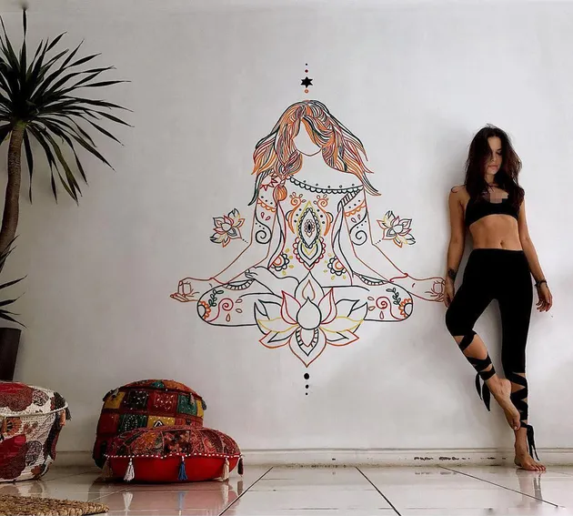 Pose Yoga Sophia Latjuba