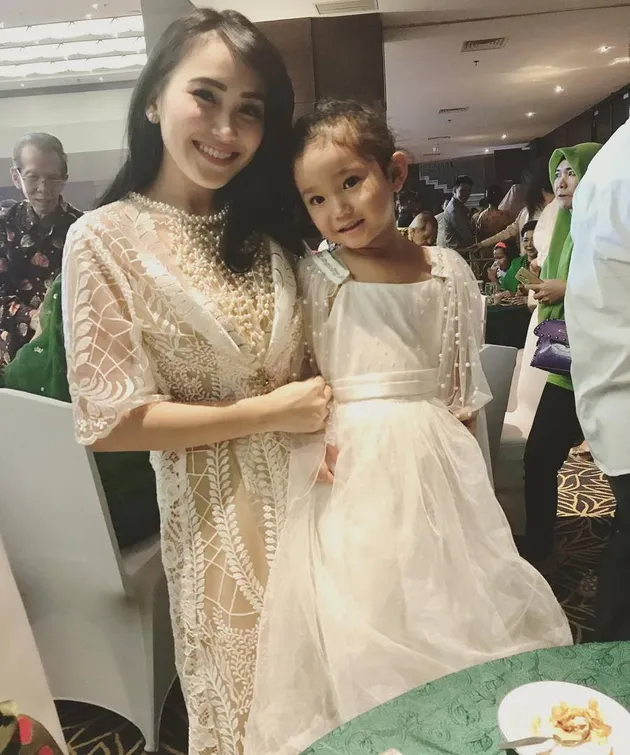 Ayu Ting Ting - Bilqis Khumairah Razak