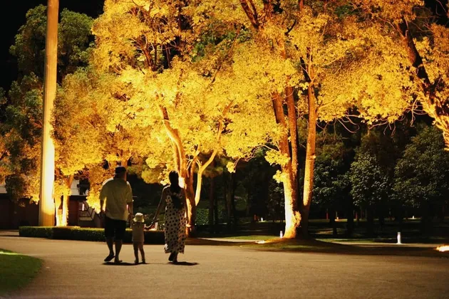 Chelsea OIivia - Glenn Alinskie