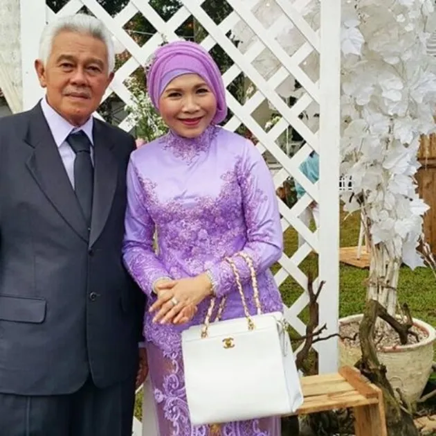 Para seleb pamerkan foto Sang Bunda