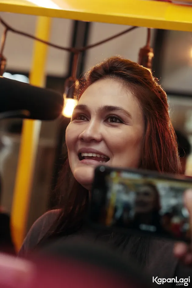 Luna Maya - Ayu Ting Ting