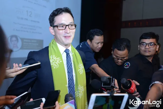 Mike Lewis - Pevita Pearce