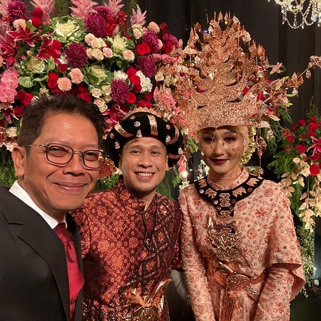 PHOTO Second Wedding Reception of Dian Pelangi, Attended by Top Indonesian Celebrities