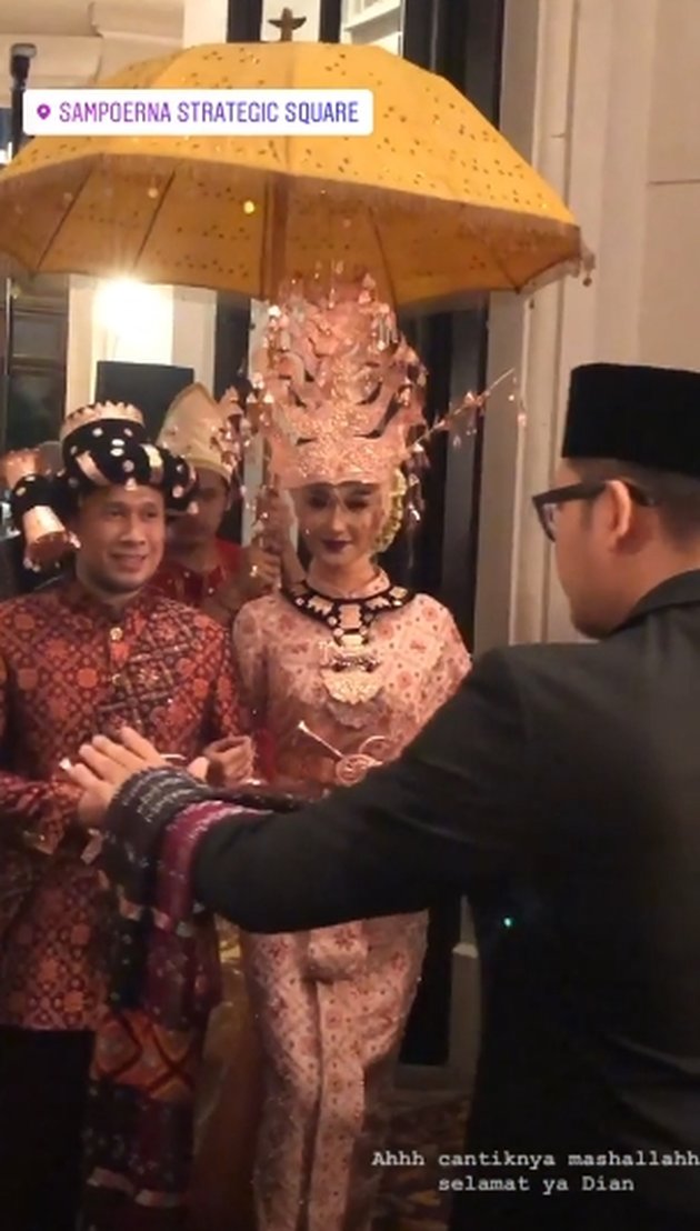 PHOTO Second Wedding Reception of Dian Pelangi, Attended by Top Indonesian Celebrities