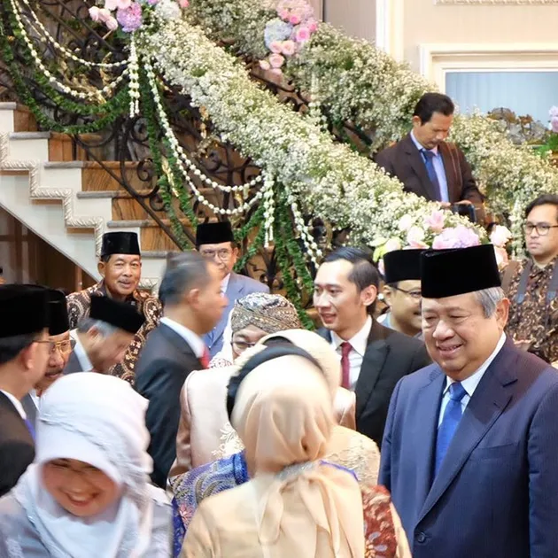 Resepsi Pernikahan Kartika Ayu - Putri Gubernur Jatim Soekarwo