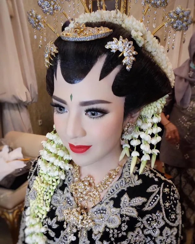 Resepsi Pernikahan Kartika Ayu - Putri Gubernur Jatim Soekarwo