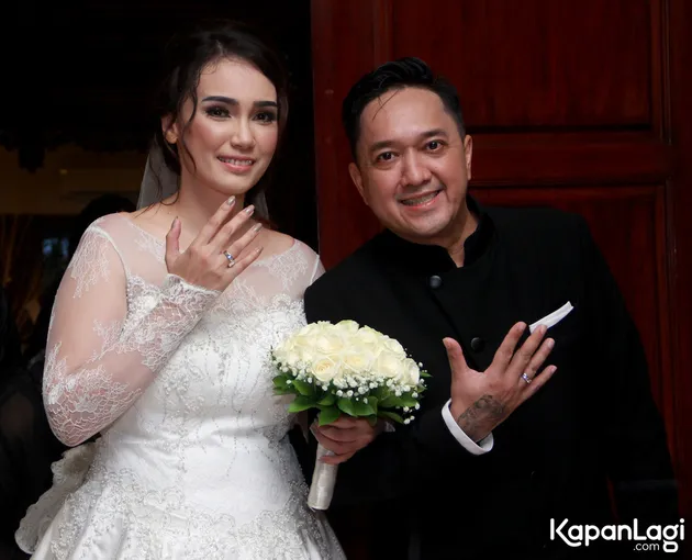 Feby Febiola - Franky Sihombing menikah