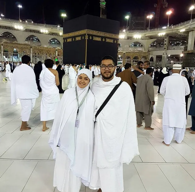 FOTO: Revalina S Temat Cantik Berhijab Usai Ibadah Umrah