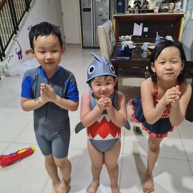 Foto Richard and Richelle, Twin Children of Badminton Player Hendra Setiawan, So Compact