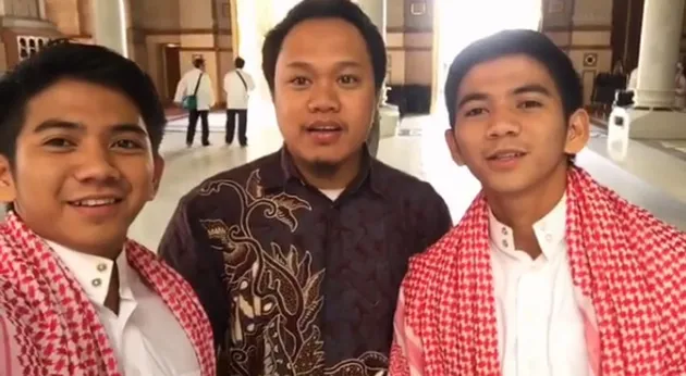 FOTO: RIZKI RIDHO DA 2 JALANI UMRAH & PUASA PERTAMA DI TANAH SUCI