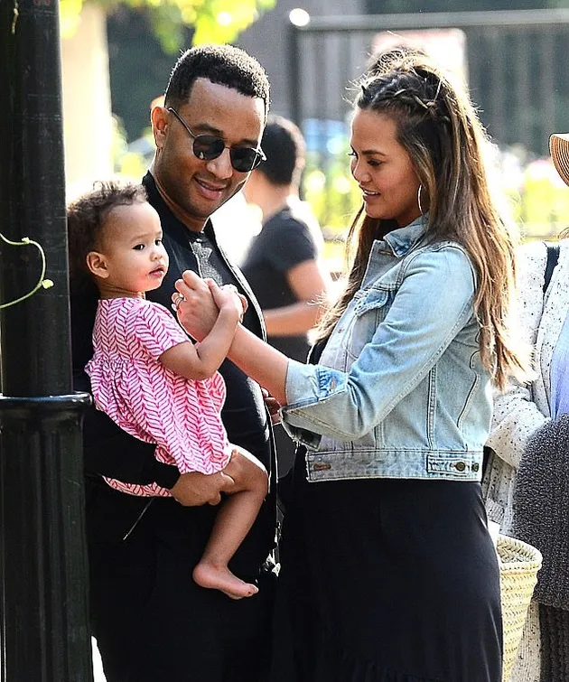 Chrissy Teigen & John Legend