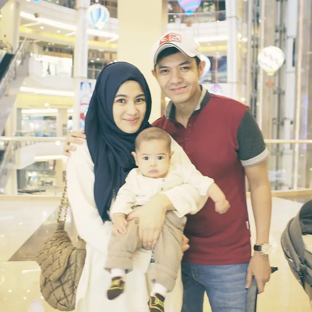 Foto Mesra Alyssa Soebandono - Dude Harlino