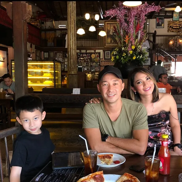 kinaryosih dan suami