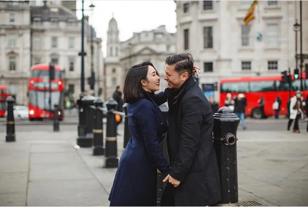 Kemesraan Gading & Gisel di London