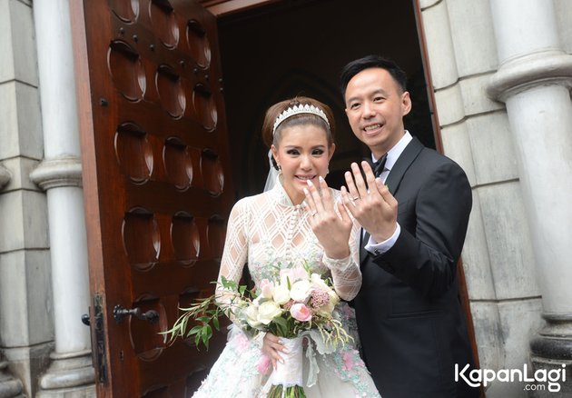 Berita Foto Olga Lydia 7 Seleb Ini Lepas Masa Lajang Di Usia Lebih Dari 35 Tahun Siapa Saja Kapanlagi Com