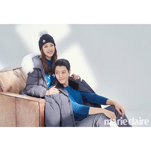 Jo Yoon Hee dan Lee Dong Gun yang tampil romantis dalam pemotretan musim dingin untuk Marie Claire.
