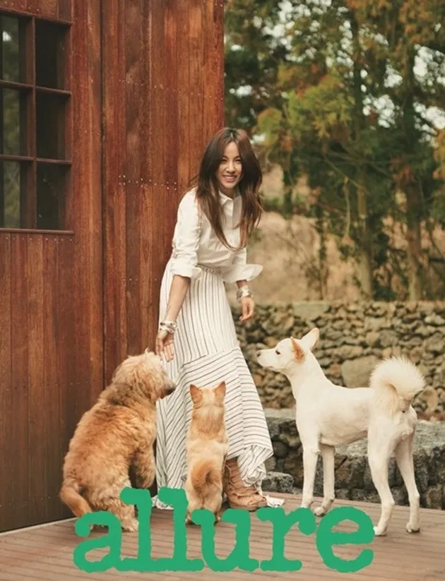 Jeju adalah pulau yang indah dan terkenal hijau. Begitu juga dengan rumah Lee Hyori yang pernah mejeng di majalah Allure itu.
