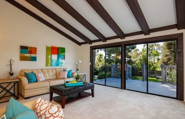 Rumah Chester Bennington Disewakan