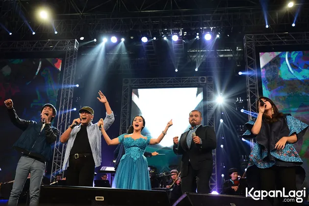 Tepat pada tanggal 23 Mei yang lalu, Tennis Indoor Senayan jadi saksi bisu atas pagelaran konser akbar yang bertajuk Yonder Music All Star Live.