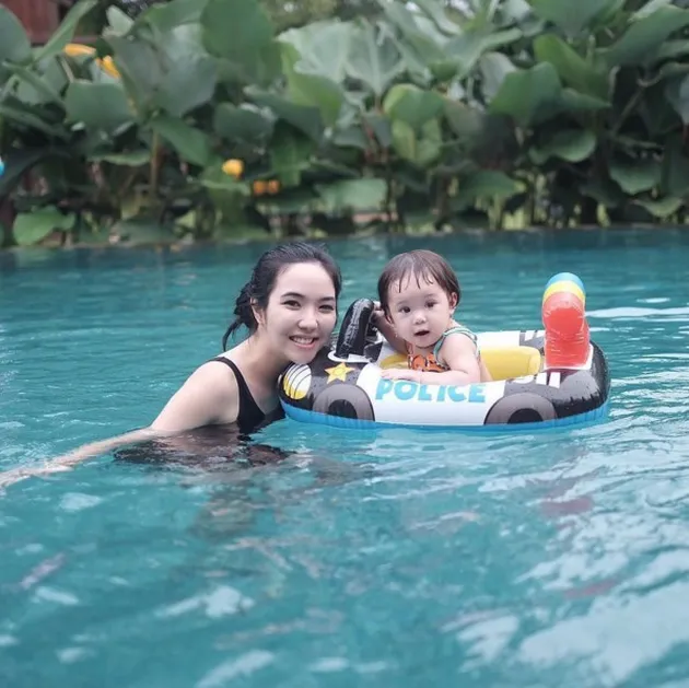 Baby Gempi Pakai Bikini