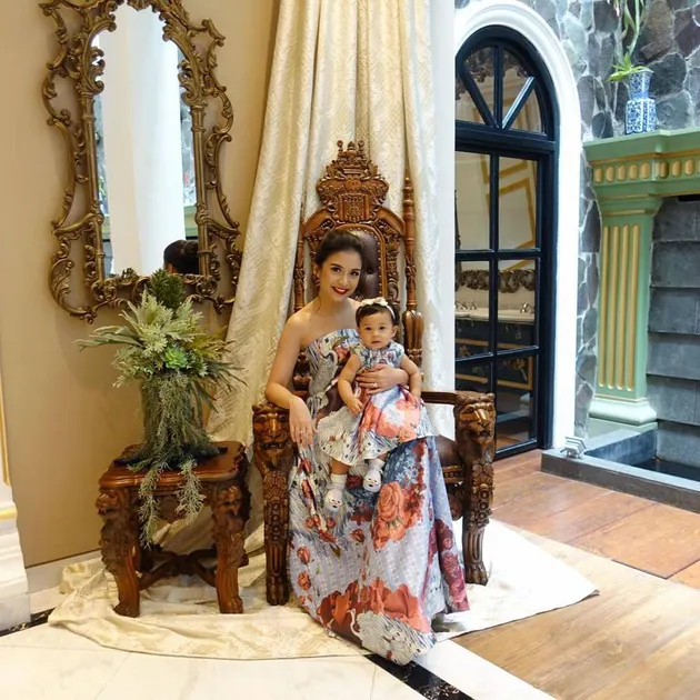 Chelsea Olivia - Nastusha kembaran baju