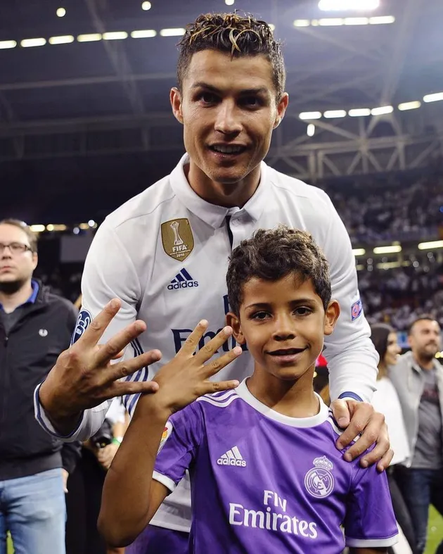 Cristiano Ronaldo &amp; Anaknya