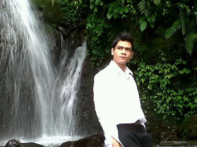 Frans Indonesianus - kakak Tasya di iklan, mantan artis cilik