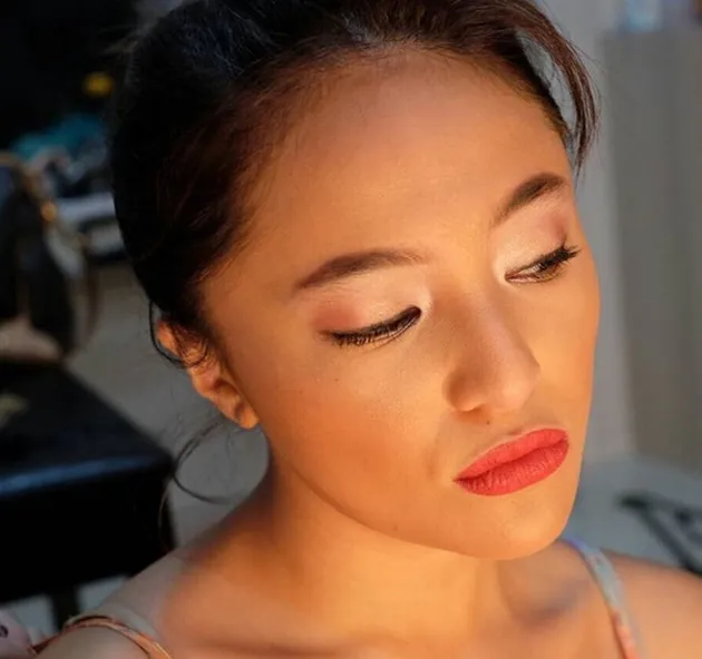 Marshanda pakai lipstik merah
